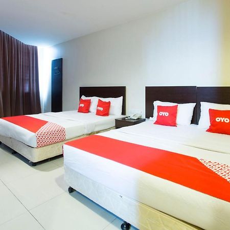 Oyo 89966 Green World Hotel @ Seri Putra Kajang Εξωτερικό φωτογραφία