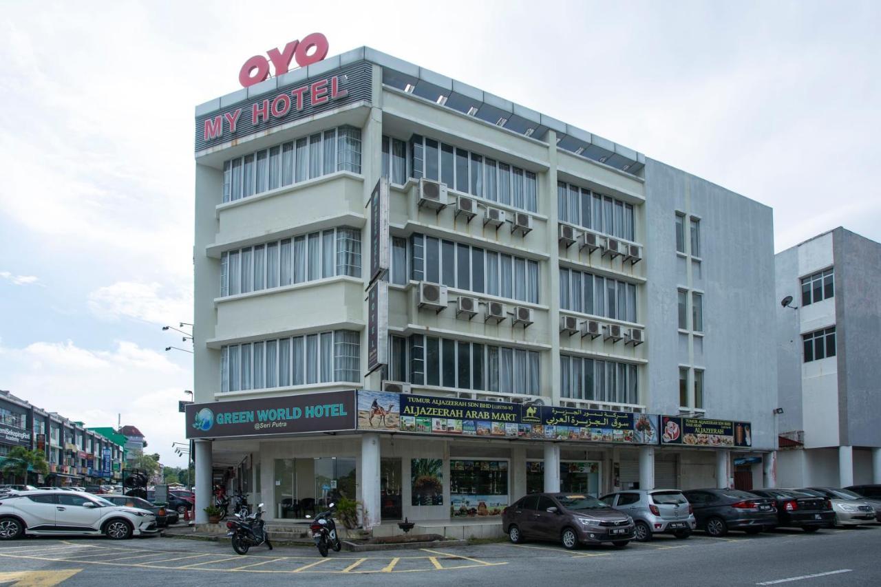 Oyo 89966 Green World Hotel @ Seri Putra Kajang Εξωτερικό φωτογραφία