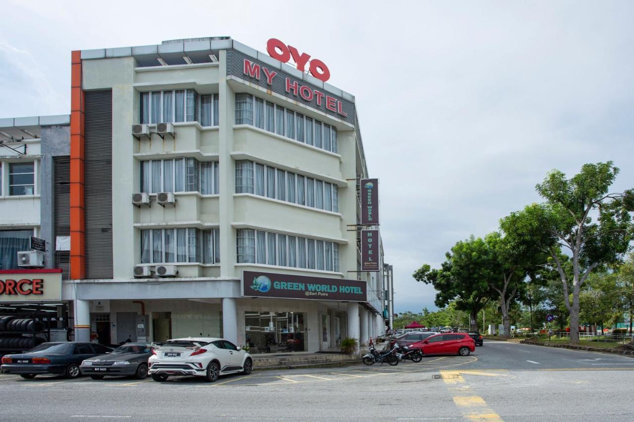 Oyo 89966 Green World Hotel @ Seri Putra Kajang Εξωτερικό φωτογραφία