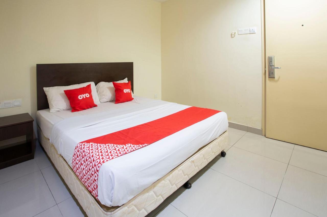 Oyo 89966 Green World Hotel @ Seri Putra Kajang Εξωτερικό φωτογραφία