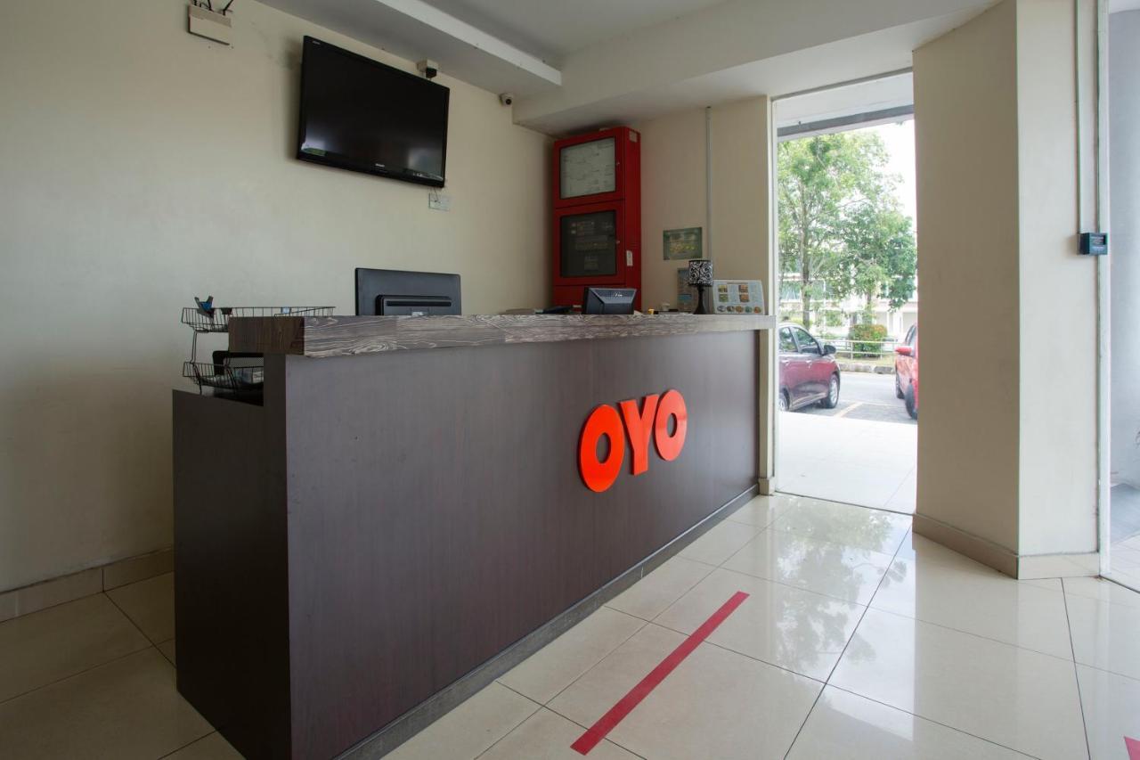 Oyo 89966 Green World Hotel @ Seri Putra Kajang Εξωτερικό φωτογραφία