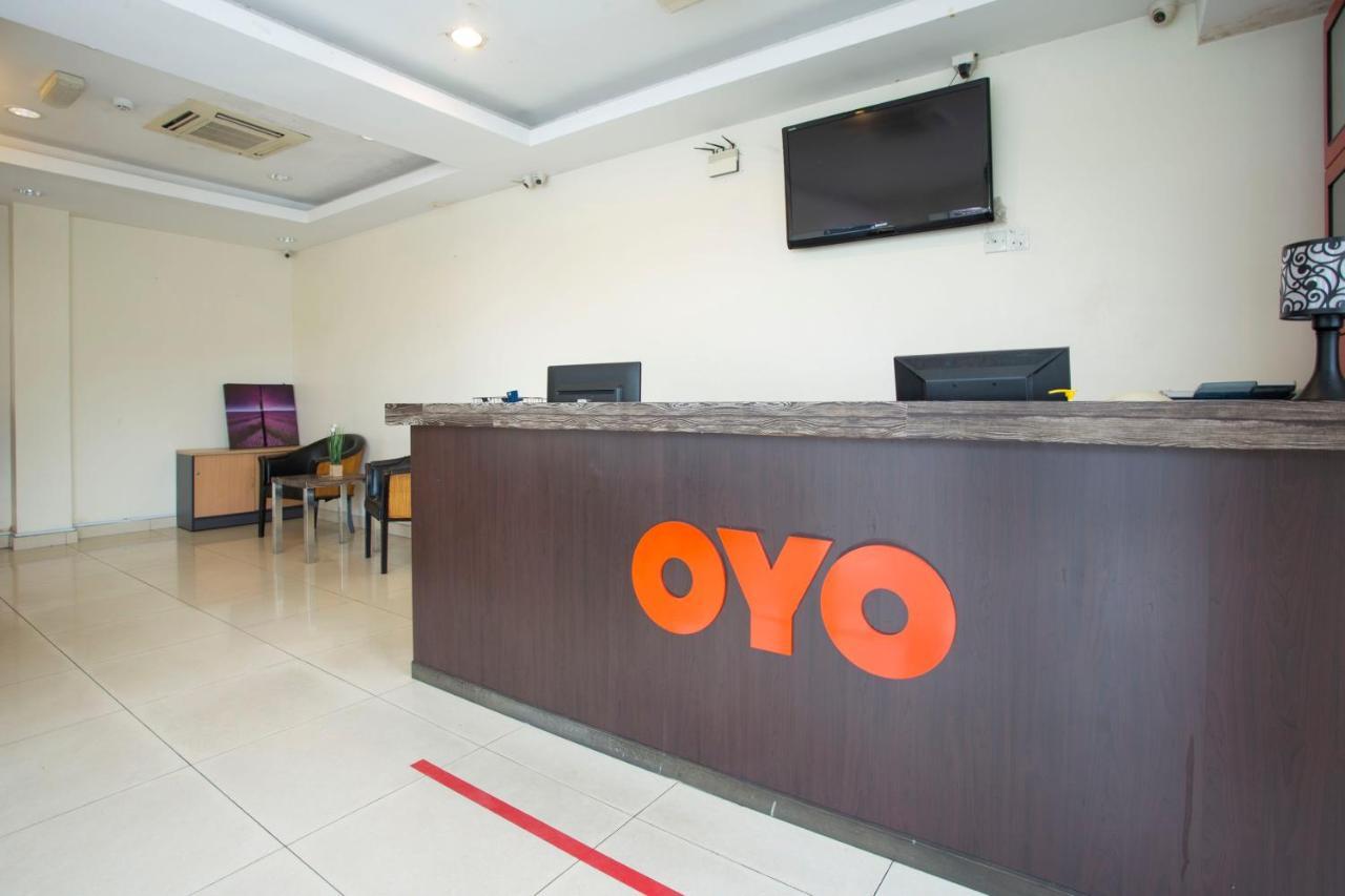Oyo 89966 Green World Hotel @ Seri Putra Kajang Εξωτερικό φωτογραφία