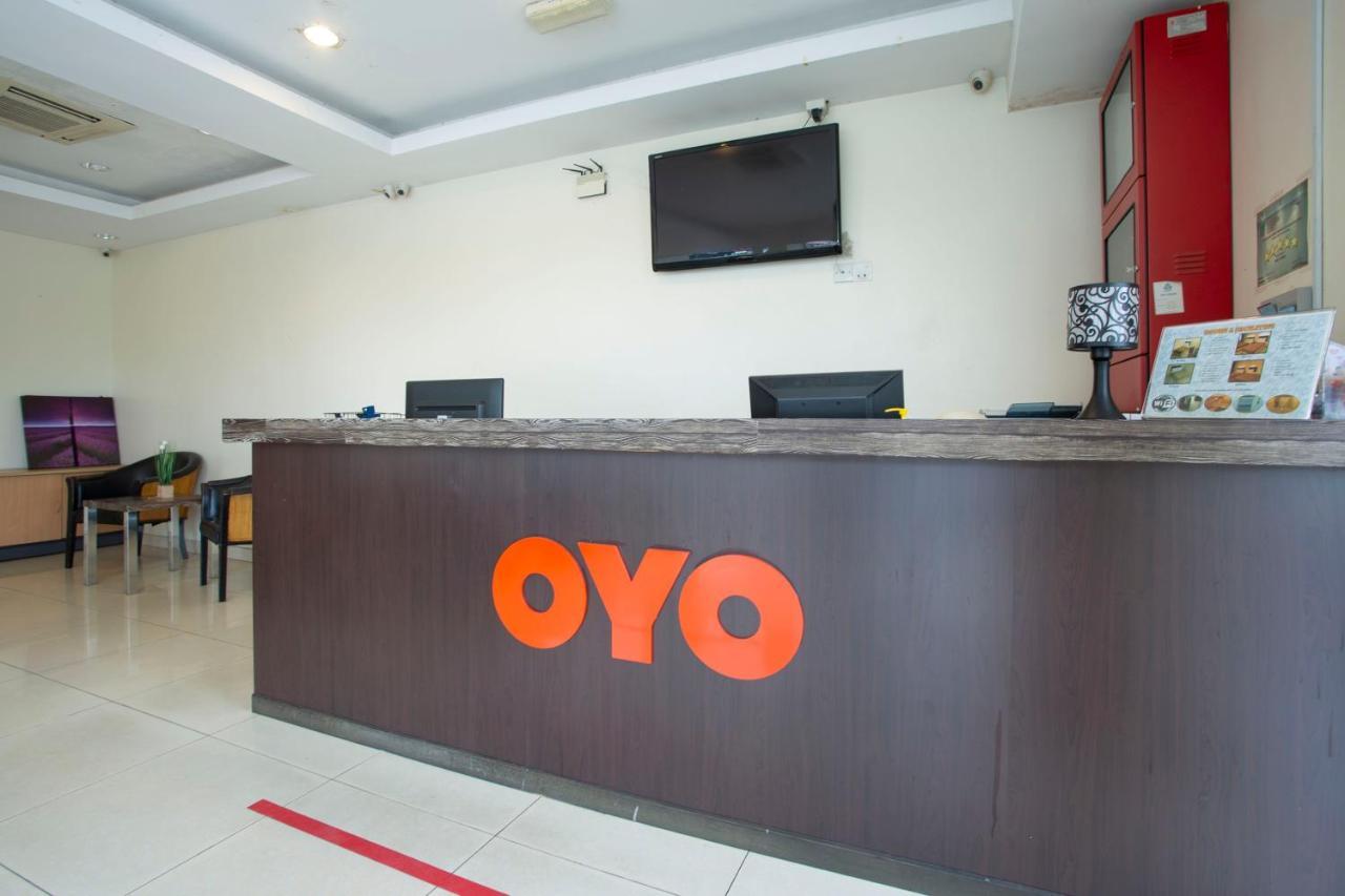 Oyo 89966 Green World Hotel @ Seri Putra Kajang Εξωτερικό φωτογραφία