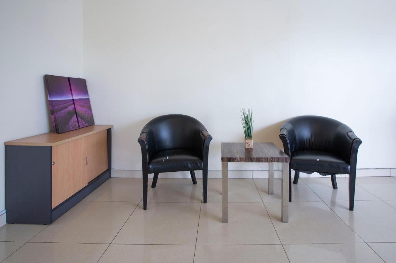 Oyo 89966 Green World Hotel @ Seri Putra Kajang Εξωτερικό φωτογραφία