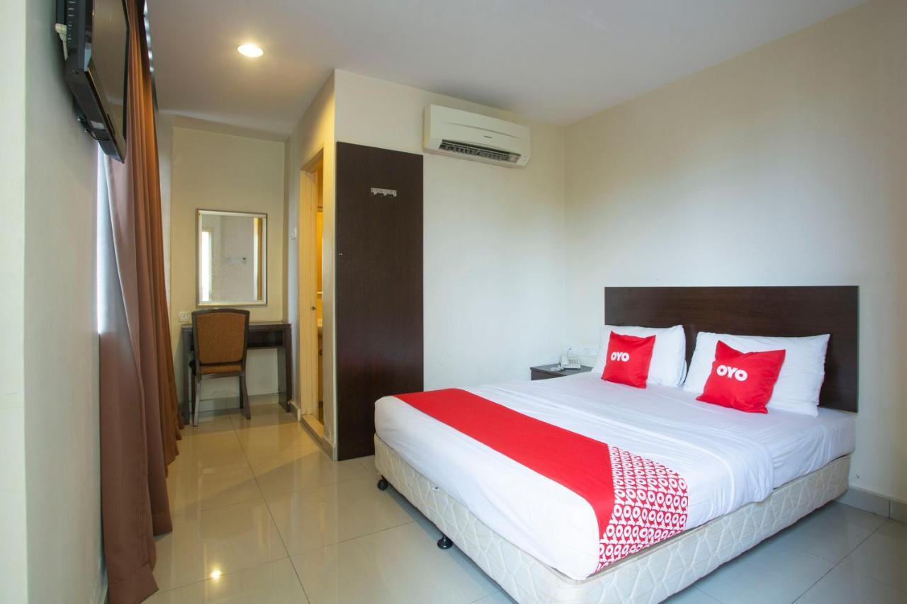 Oyo 89966 Green World Hotel @ Seri Putra Kajang Εξωτερικό φωτογραφία