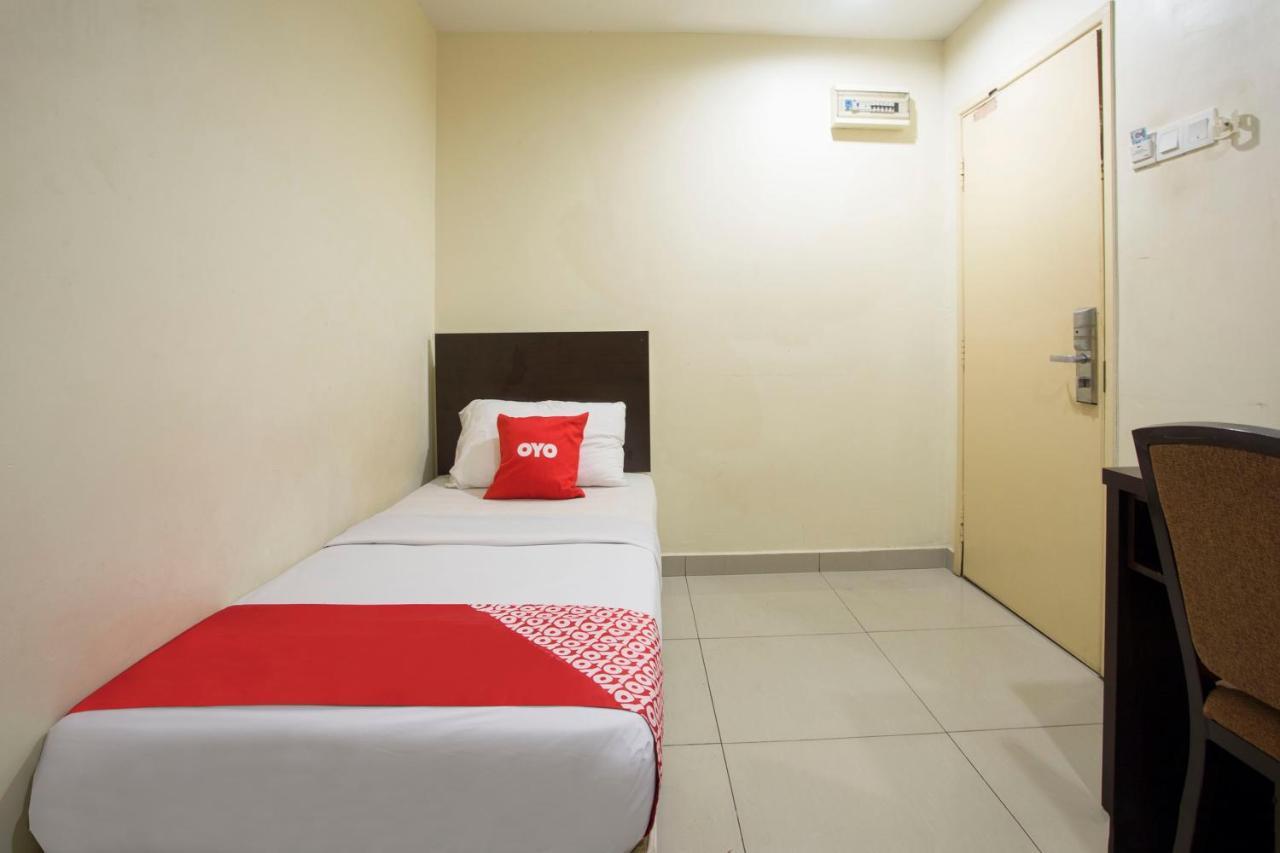 Oyo 89966 Green World Hotel @ Seri Putra Kajang Εξωτερικό φωτογραφία